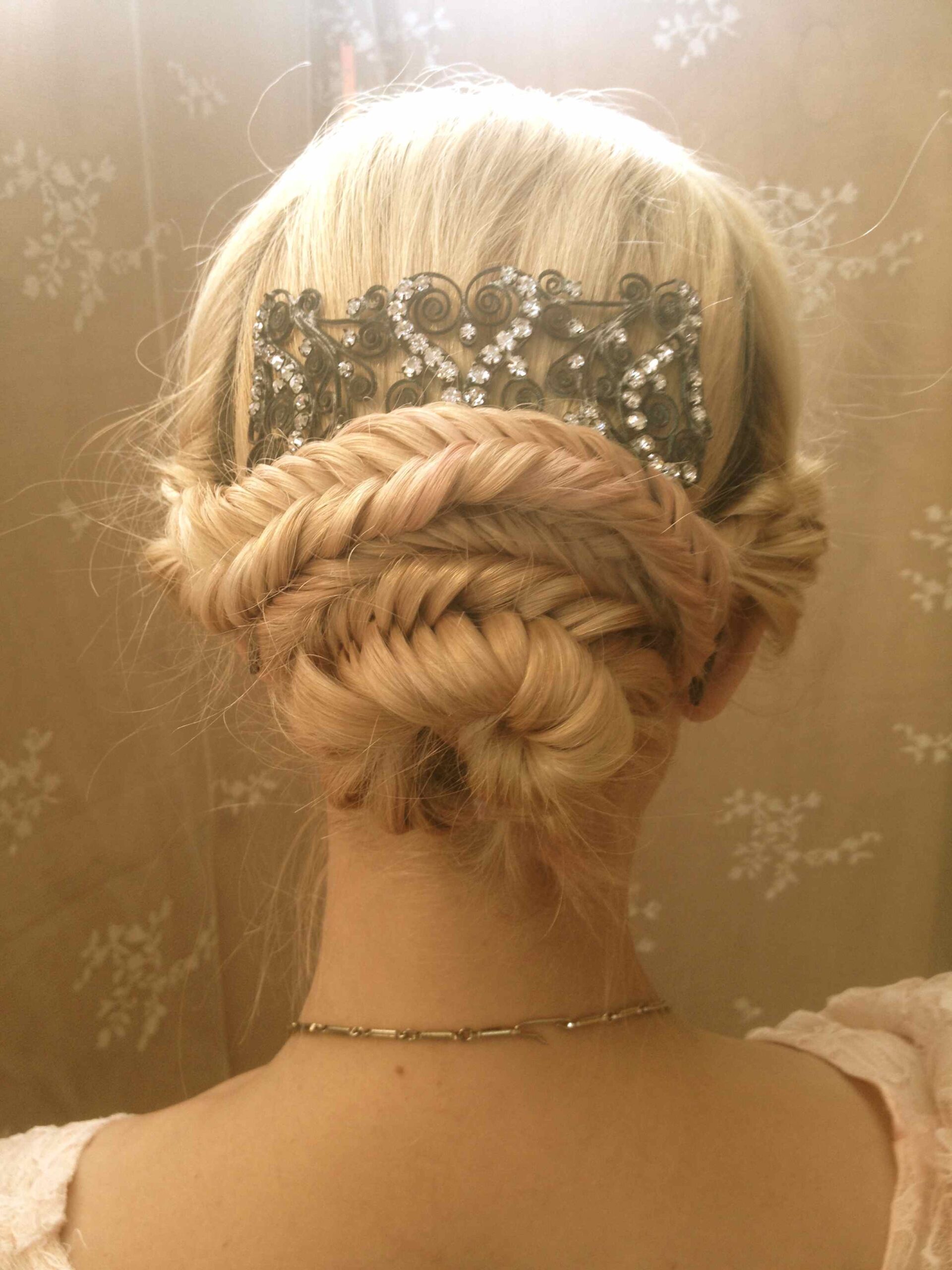3 dreamy DIY hairstyles for Offbeat Brides