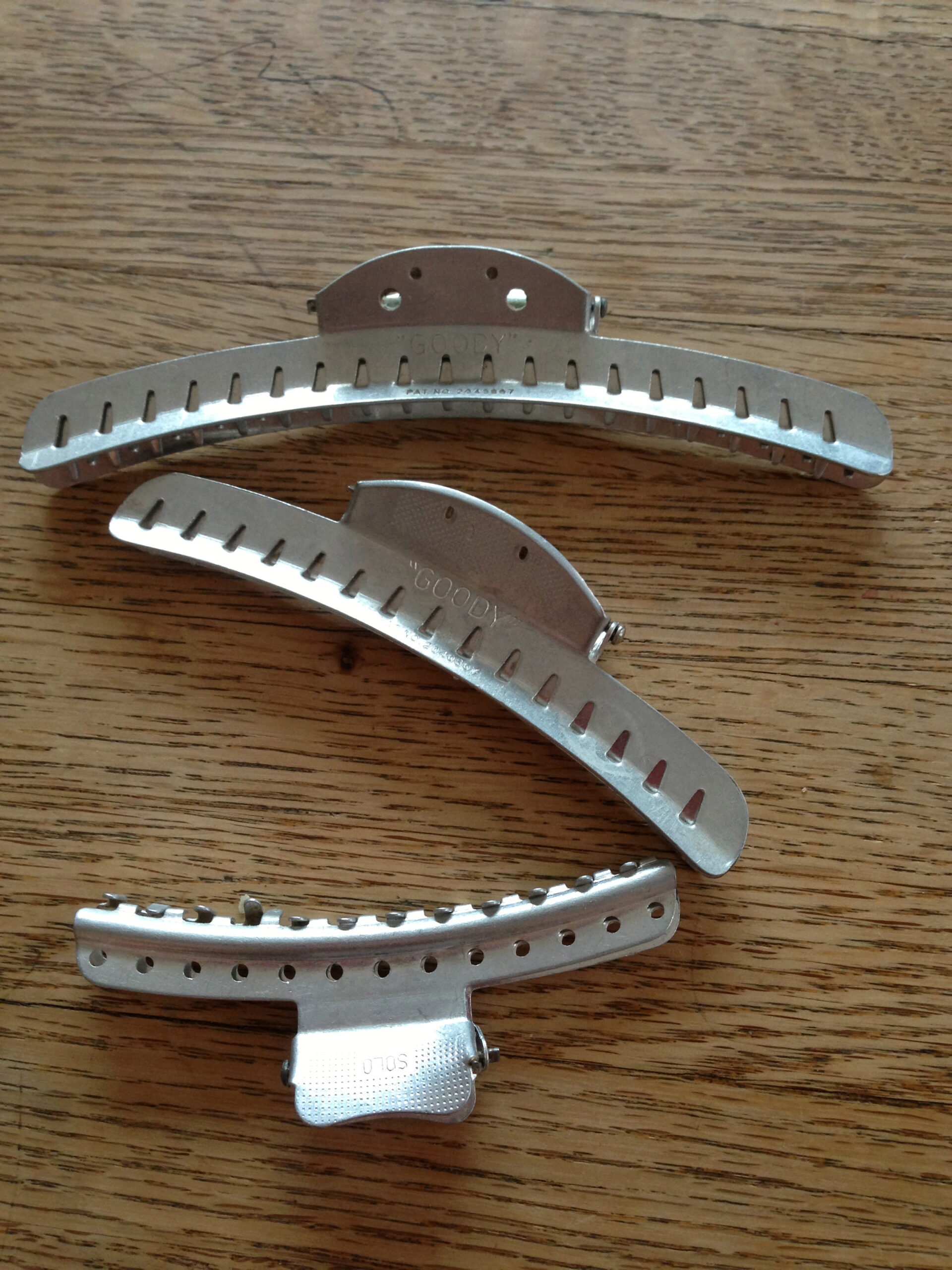 Wave clamps for perfect finger waves