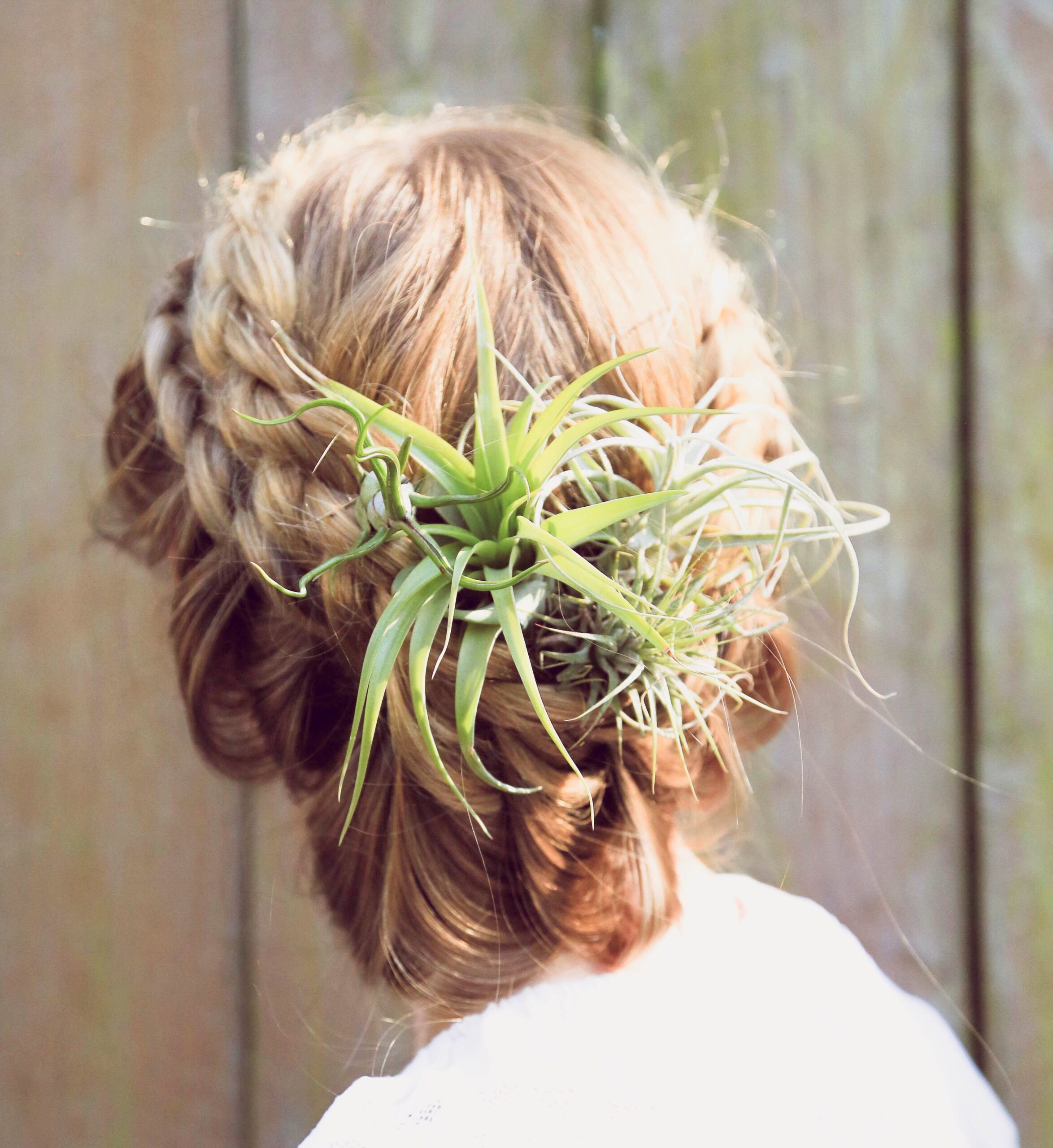 Flower Child…5 casual DIY ways to wear flowers in your hair.